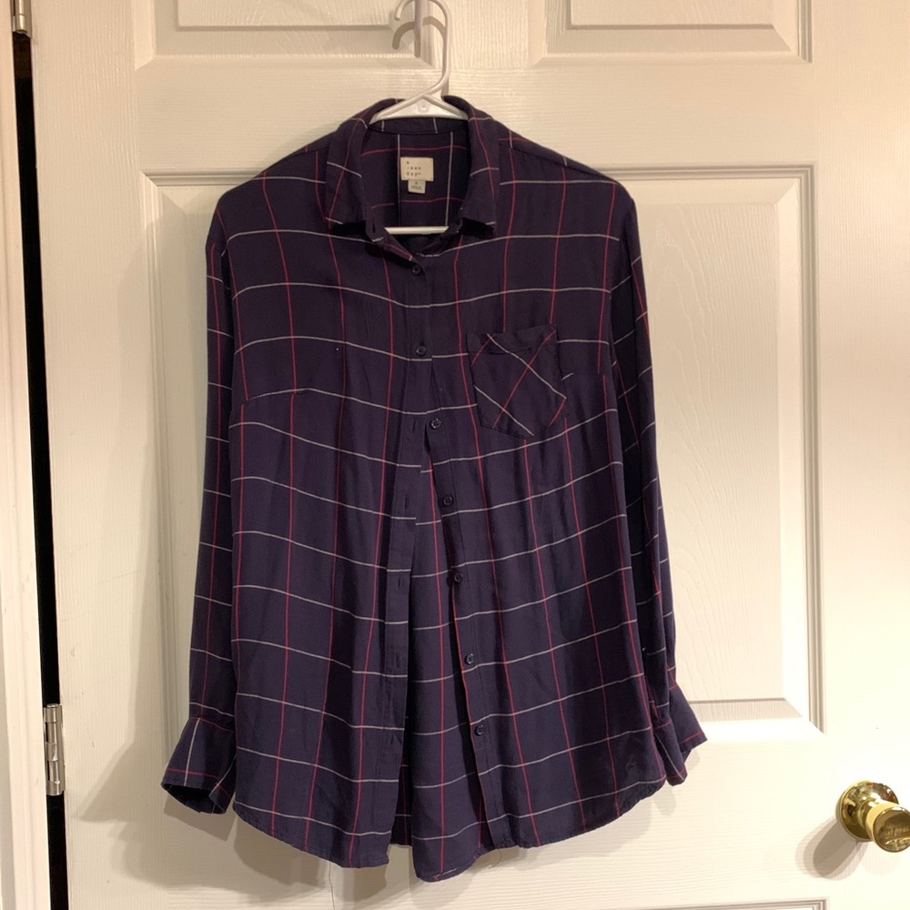 Women’s blue plaid button up